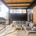 Total Escape Mobile Bianca Camp Porton Biondi * Ровинь
